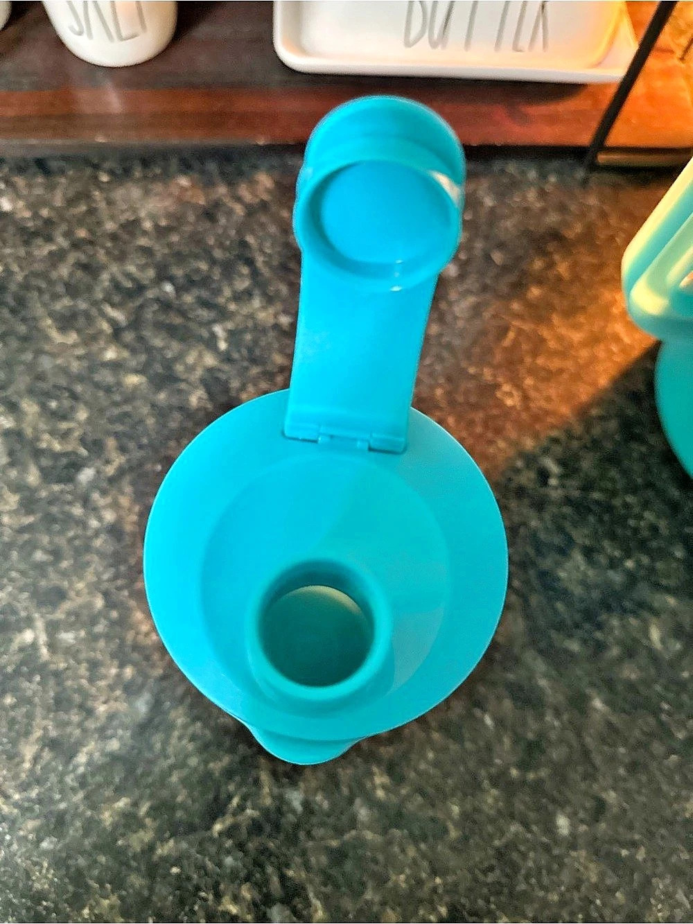 Tupperware Blue Pitcher New - Picture 8 of 8